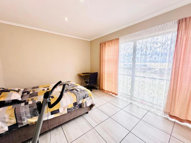 2 Bedroom Property for Sale in Heiderand Western Cape